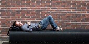 sleeping-man-1428701-639x955_web